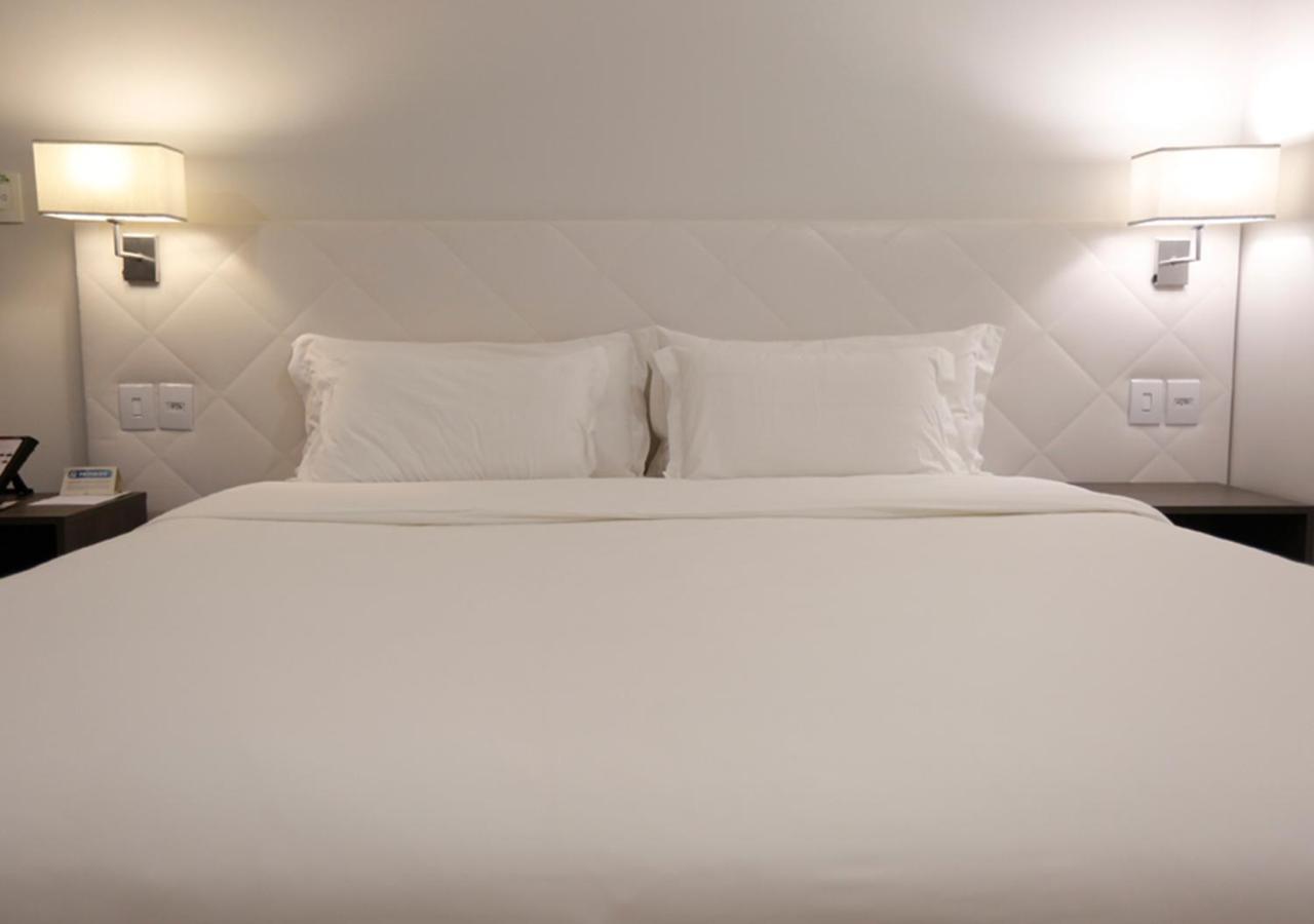 Standard Suite,1137305254:JPEG
